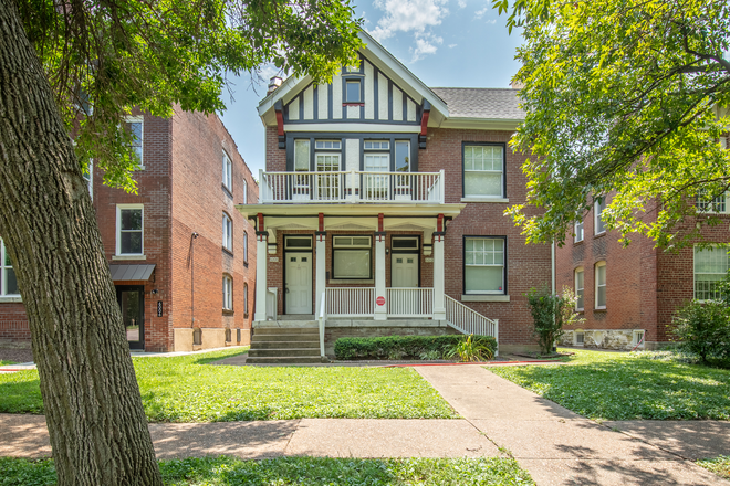 Outside street view - 6008 Washington Blvd., St. Louis, MO 63112