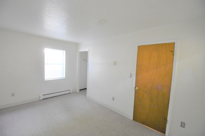 #1 - 1034 Spruce St. (3BR/1BA) Apartments