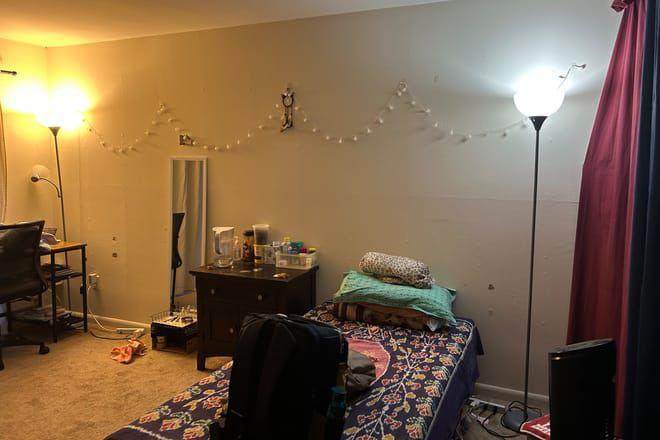 Bedroom - Private Living room lease transfer