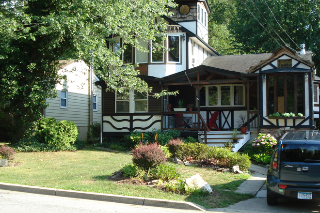 Beautifully maintained home in quiet residential neighborhood - Clean, bright, studio apt close to UMD and shopping with deck, yard, and laundry!