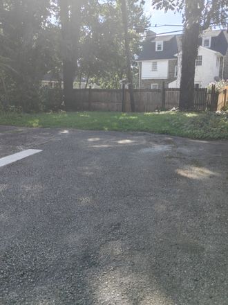 Additional private parking - Comfort Residential Duplex