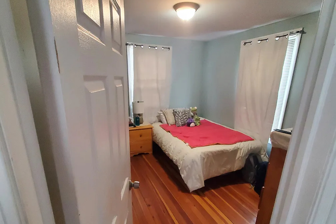 Available Bedroom - Looking to Sublet for Fall 26