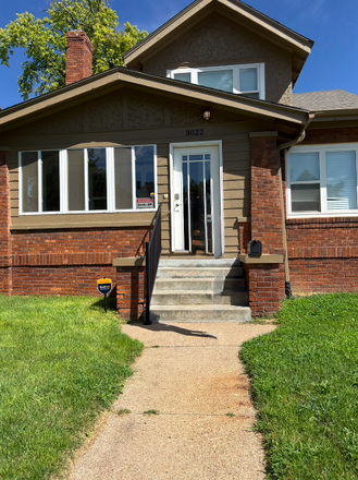 outside street view - House close to campus