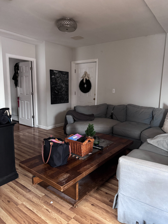 . - Spacious 3 Bed / 1 Bath int he Heart of the North End Avail. 9/1/26!! Apartments