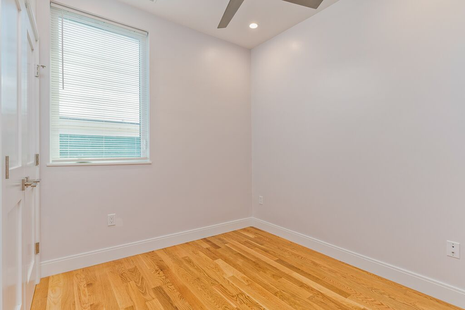 . - Brand New construction - 6 Bedroom 3 Bath - Mission Hill - Walk to NEU Apartments