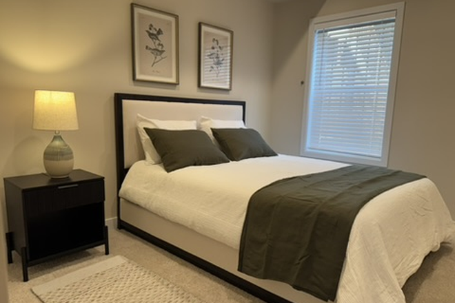 Bed Room 1 with Queen Bed - Rooms for Rent in Newly Constructed Modern Townhome