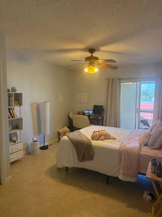 Master bedroom - Spanish oak Condo
