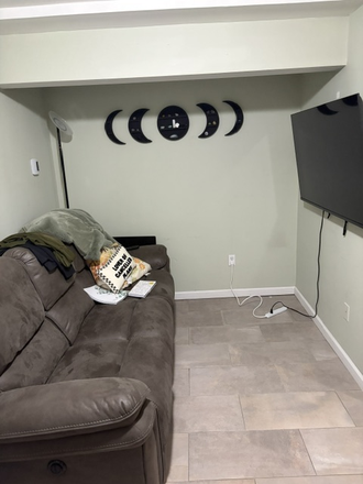 Living Room - Hammond Lane & Lynbrook Apartments