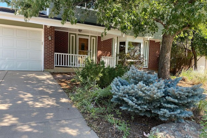 Main entrance - 870 Waite Dr House