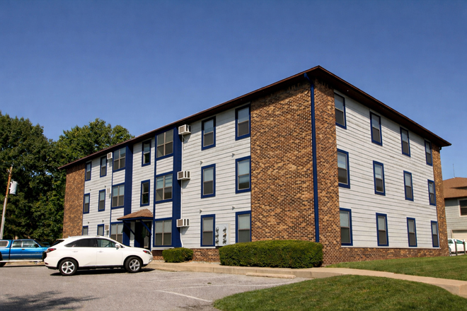 Exterior - 527 N Grant St Apartment 8, next to campus