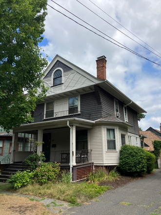 outside view of house - Furnished room in house adjacent to UConn Law, 15 mins from UConn Med School