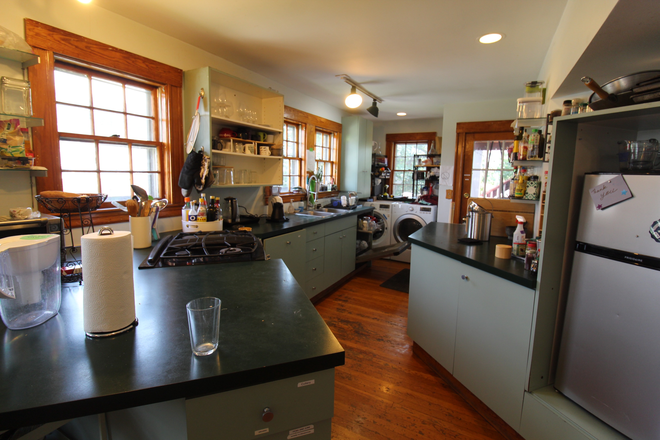 1 - 1 room in 6 bed, 3 bath house in Inman Square - Sept 1.