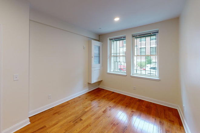 Visit hubrealtyproperties.com - Brighton, large front facing 2 bedroom, easy access to the Green line Apartments