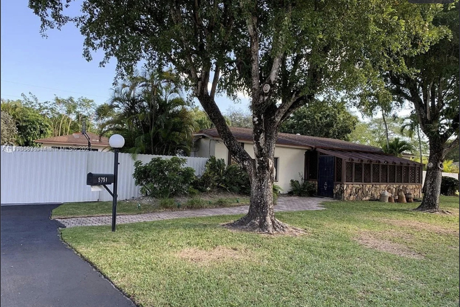 Outside street view - Single family home with pool minutes from campus