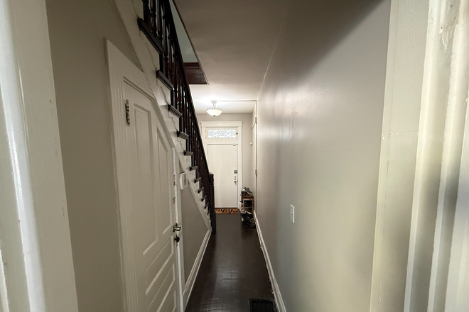 Entrance - Spring and Summer 2026 Sublease House