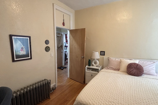 bed 2 - Hammond St Apartment