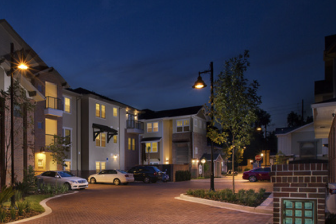 Outside Street View - Ashton Lane Luxury Apartments