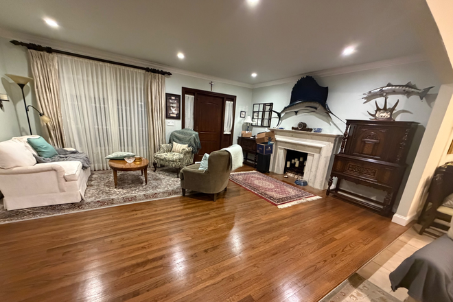 entrance - 3 Bedroom, 2.5 bathroom house