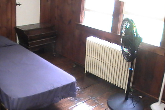 Bedroom - One mile from Storrs campus House