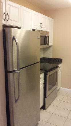 Call NOW for showings! 617-236-8600 - CH HILL AVE - *9/1/2026* LRG MODERN 3BR NEAR BC W/ IN UNIT LNDRY, PRKNG AVAIL, A/C, DW, 1.5 BATHS!