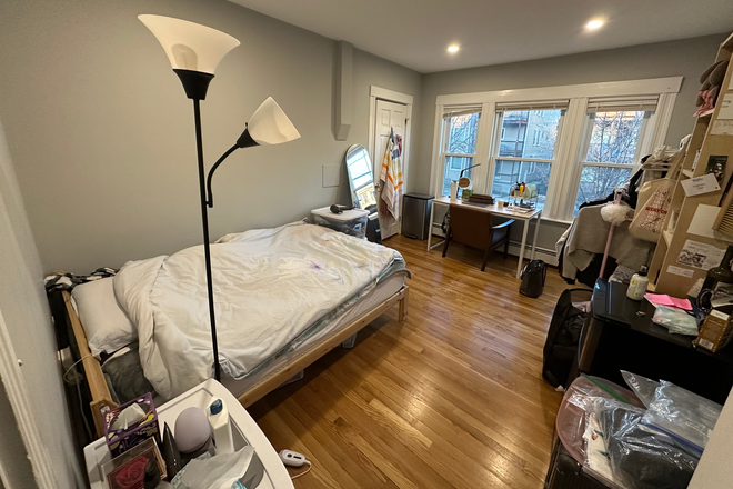Bedroom - Bedroom near Tasty, 2 bathrooms & 3 other female housemates