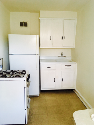 Kitchen - 2Br Apt with Garage & Rear Parking Space & Laundry