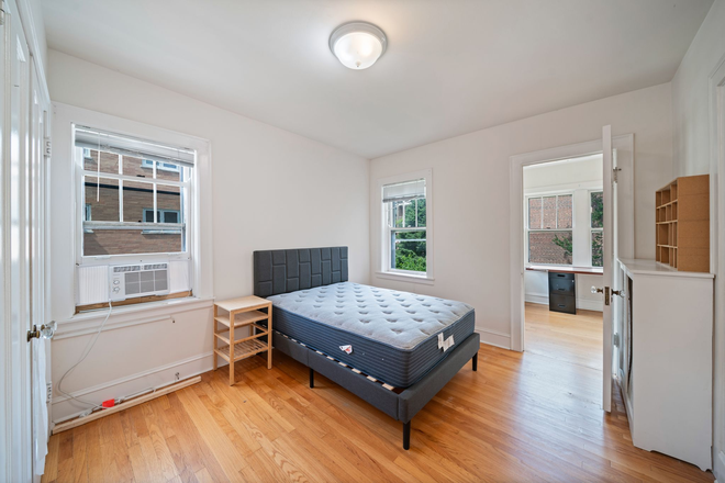 Room - Fall Sublease: Master Bedroom with Private Office Available at 721 Foster