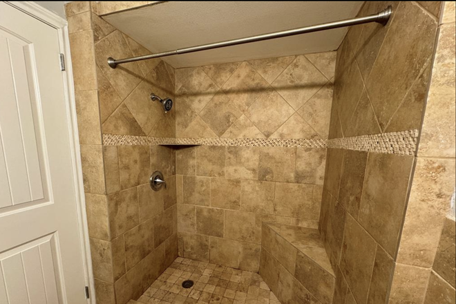 Primary Bathroom Ensuite - Cute and cozy apartment at The Barclay