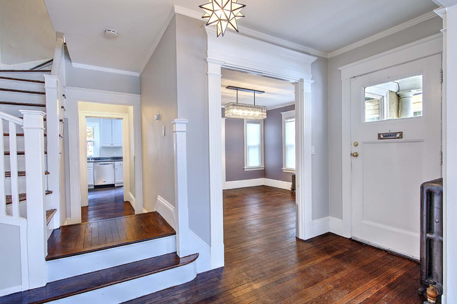 1st Floor - 3 Bed, 2.5 Bath Townhouse on the East Side of Providence