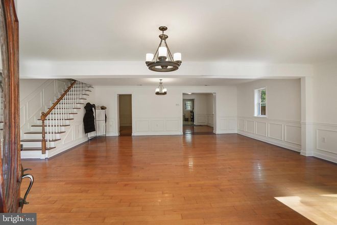 Living Room - HUGE 3,590 sq ft Furnished 6-Bedroom / 3.5-Bath (2 Bedrooms w/ Private Baths)