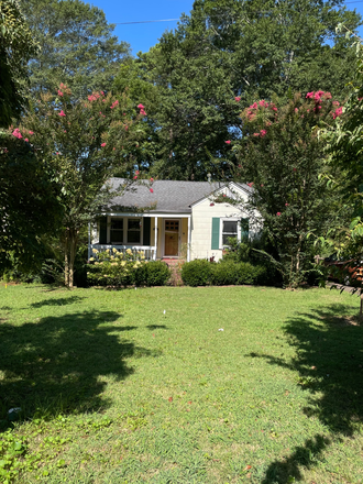 exterior - Cute house with a big yard on a quiet street in East Lake