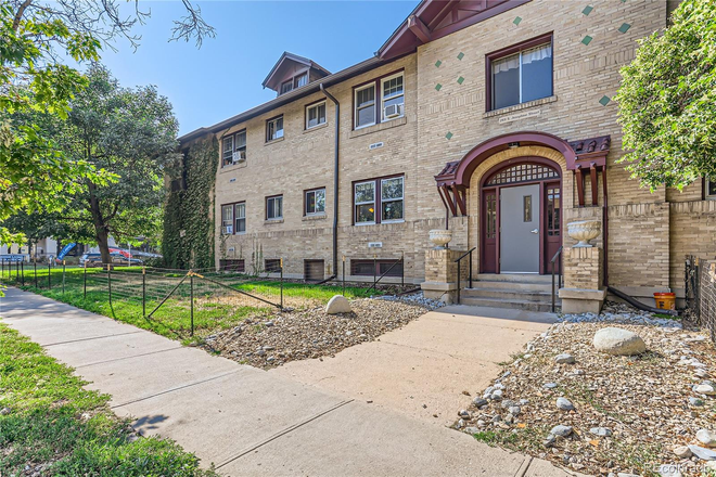 Exterior - Comfortable studio condo in a classic building walking distance to Denver University