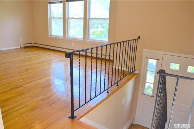 Photo - Large 7 bedroom home two blocks from campus