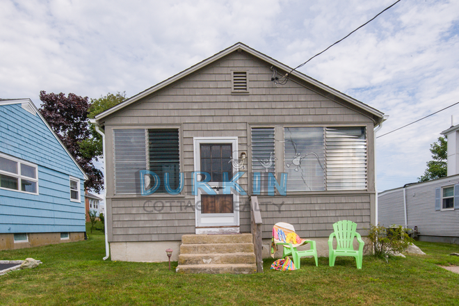 Exterior - Vintage Beach House for One