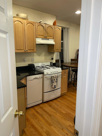 Call NOW for showings! 617-236-8600 - JOY STREET - GORGEOUS BEACON HILL 2 BED W/ HEAT & HOT WATER INC! *AVAIL 09/01/2025* Apartments