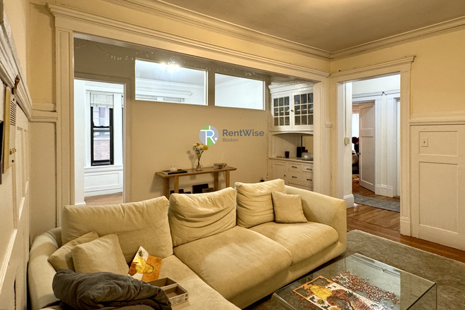 Living room - SEPT 2026 - Incredible Fenway 3 and 4 beds on Park Dr. H/HW inc. Elevator! No Broker Fee! Apartments