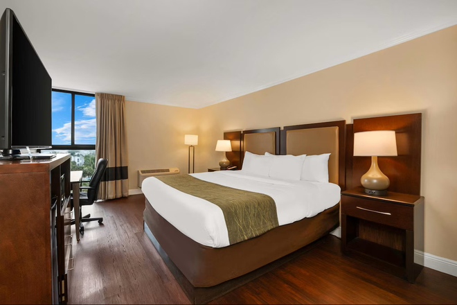 King - Comfort Inn Oceanside