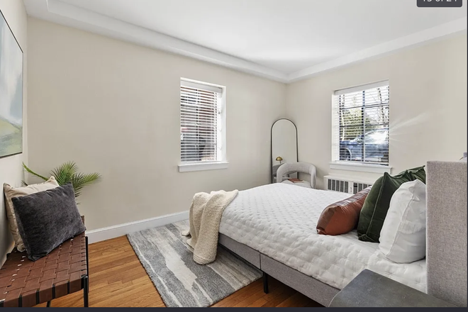 bedroom (new furniture since photo) - 8 minute walk to BU campus near Coolidge Corner;  bright, quiet bedroom to share with a grad stud Condo
