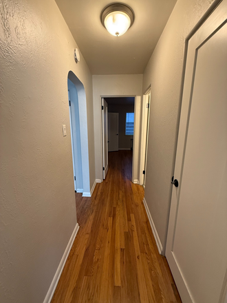 Hallaway - ONE MONTH FREE Spacious 2 bedroom 1 bathroom Condo