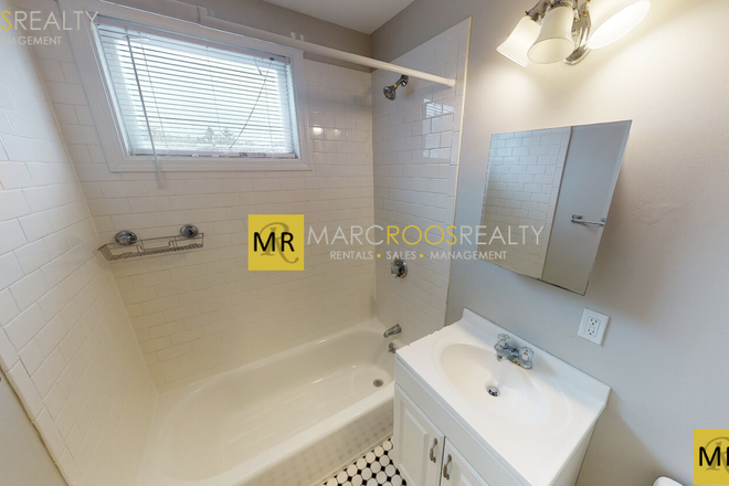 Bath - Hancock St 2 Bed Central Sq Apartments