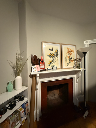 Living Room - Charming house close to campus.