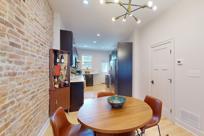 Dining area with bar - the table can seat up to 8. - $1100 All-Inclusive Medical Professional Room/Bath | No Hidden Fees | Near JHH House