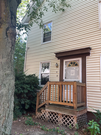 Side Entry - Four BR unit in Cambridgeport