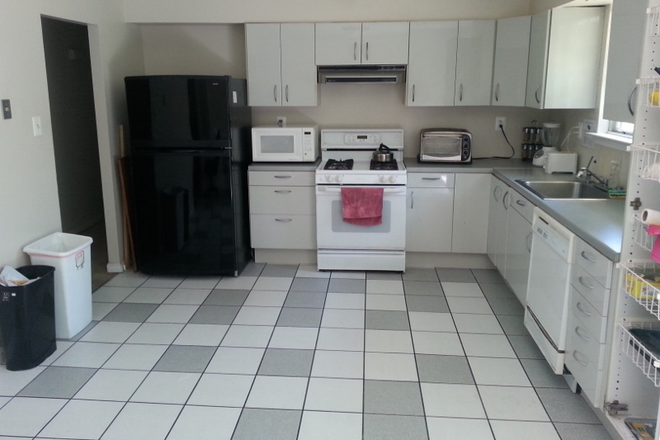 Upstairs kitchen 2 - Room for rent - Large, clean, modern house - Utilities included, Fully furnished
