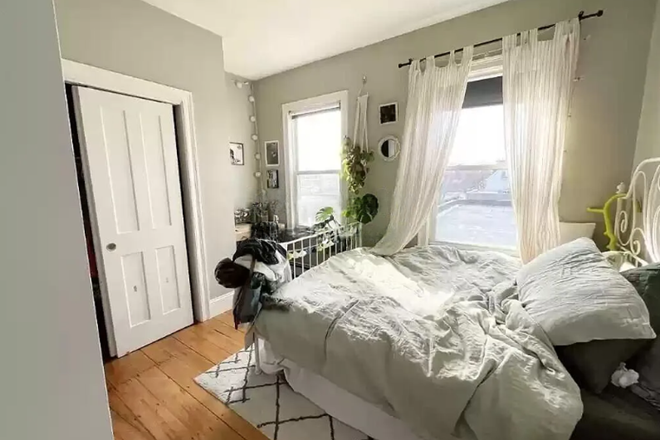 . - **NO BROKERS FEE!!** Spacious 4 Bed/2Bath w/ LAUNDRY IN UNIT!! Avail. 9/1/26!! Apartments