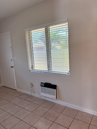 Livingroom - 1256 South Alhambra Circle Coral Gables, FL 33146 Apartments