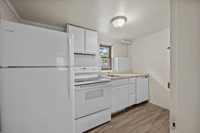 Basement Kitchen - The Porch House