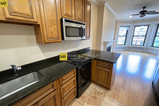 xx - Newbury St Studio Back Bay Apartments