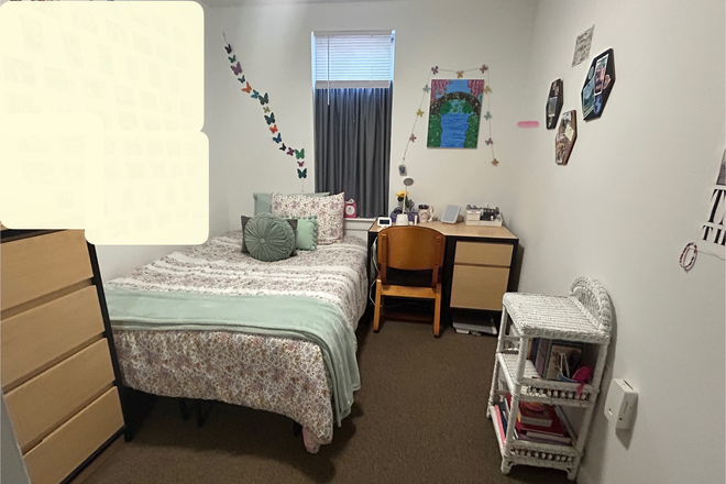 Bedroom - South Campus Commons 5 Lease Transfer Apartments