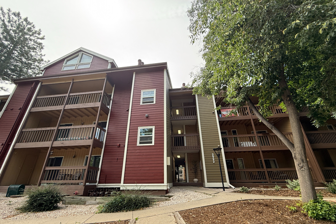 1 - AVAILABLE NOW!: 2992 Shadow Creek Dr #M212